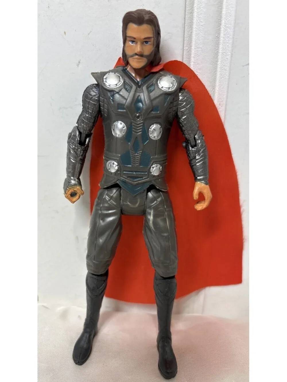 Thor Marvel Avengers Action Figure Hasbro 2016 6” Tall Loose Figure Only Clean